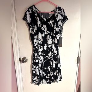 Daisy Fuentes Dreamy Florals Dress